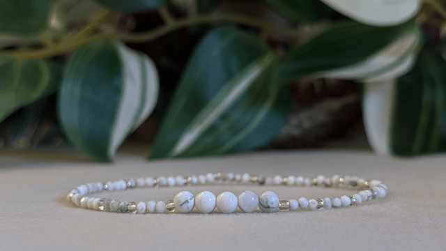 Bracelet | Howlite - Précieux 1