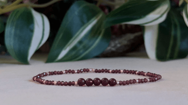 Bracelet | Grenat - Précieux 3