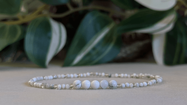 Bracelet | Howlite - Précieux 1